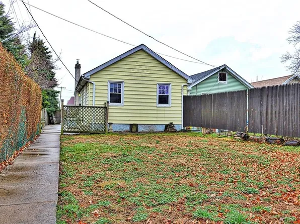 927 Harding Park, Bronx, NY 10473