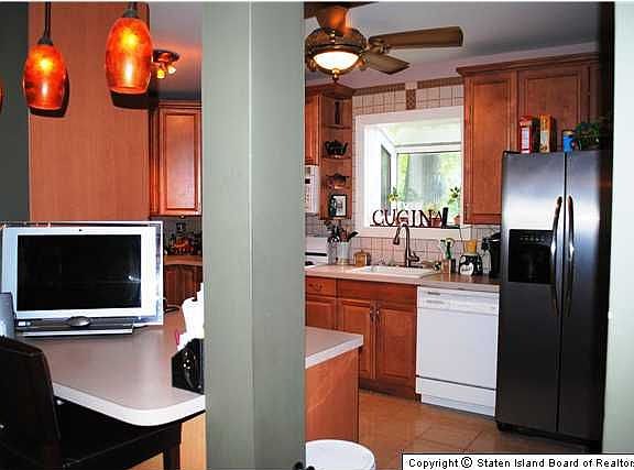 4th image of 189 Hillside Ave