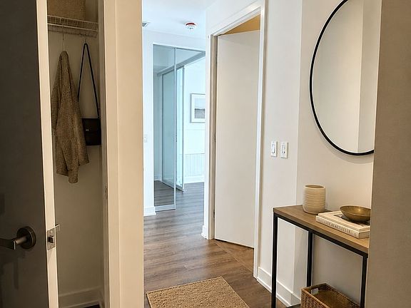 4th image of 448 Burnhamthorpe Rd W #5501