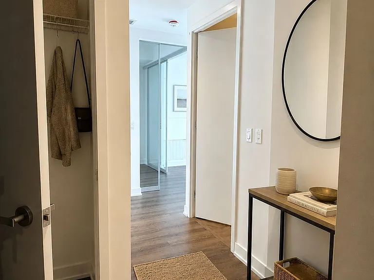 448 Burnhamthorpe Rd W #5501 — Photo 4
