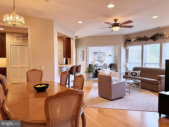 3rd image of 200 Evodia Cir APT 204