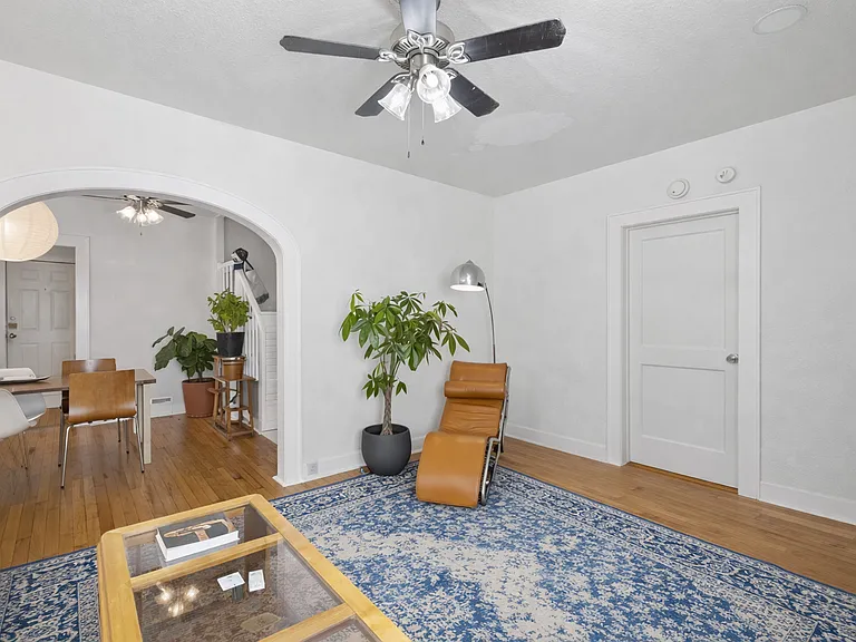 1202 E 29th St — Photo 33