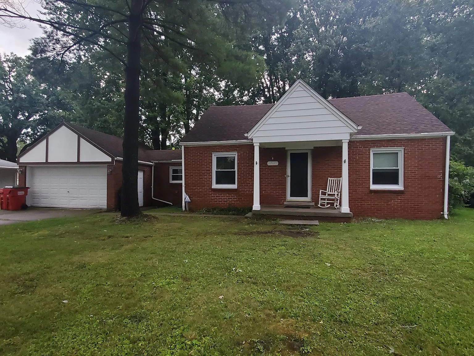 2 bed, 950 sqft, $1,350 — Photo 1