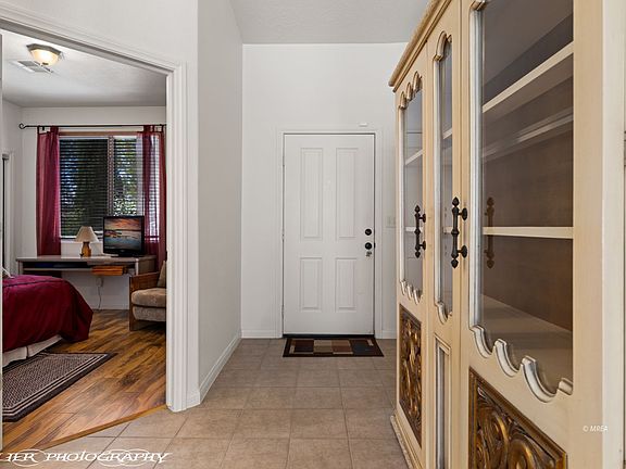 3rd image of 646 Jessica Dr