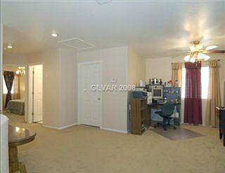 4th image of 9482 Green Vineyard Ave