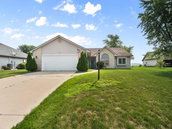 15013 Prairie Park Dr, Hoagland, IN 46745