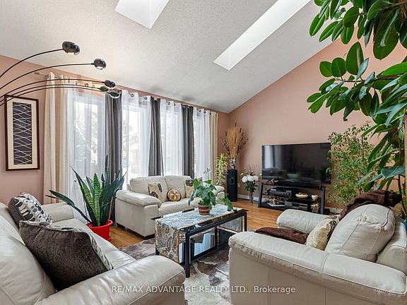 4th image of 122 Barrydale Cres
