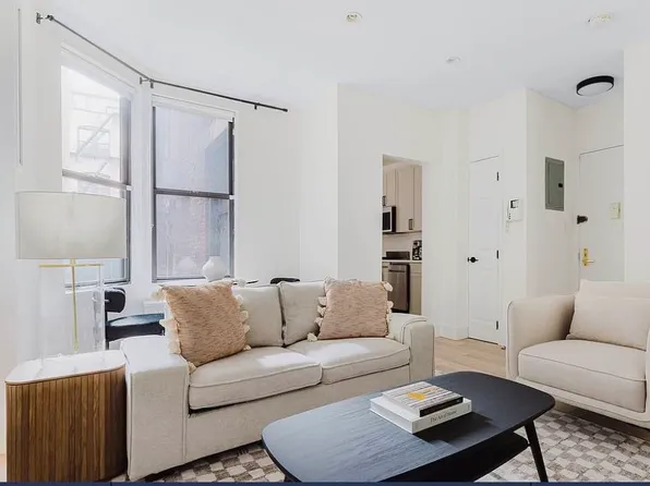 226 W 97th St APT 2A, New York, NY 10025