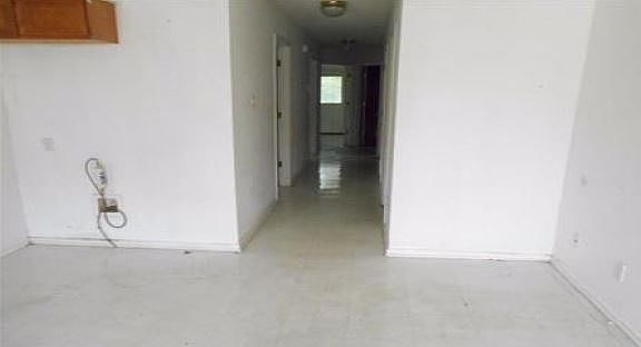 2nd image of 726 Houston St
