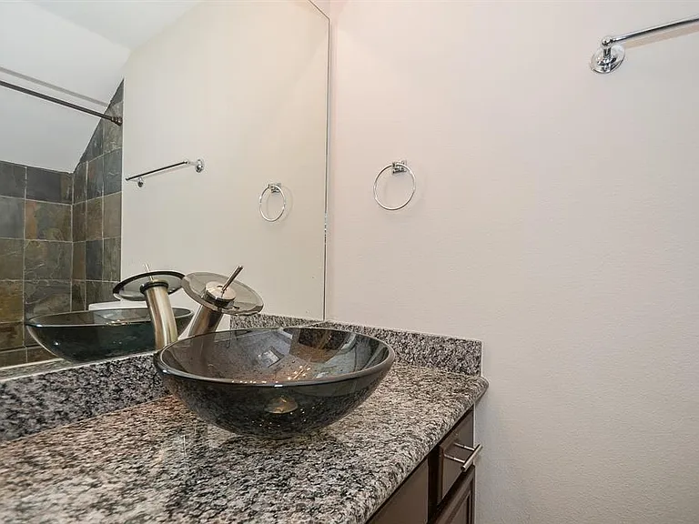 737 Davis Rd — Photo 18