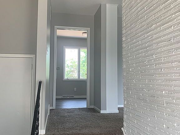 3rd image of 1416 Highland Dr
