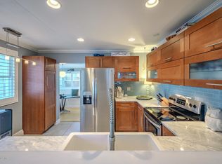 511 Hopkins St, Neptune Beach, FL 32266