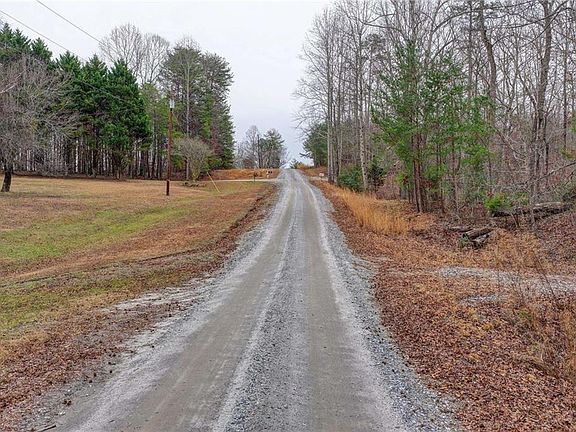 2nd image of 918 Purvis Rd #5