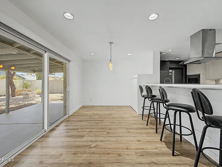8219 E Valley View Rd — Photo 10