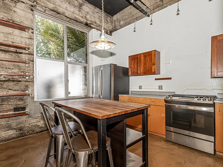 3240 Peralta St #10 — Photo 8