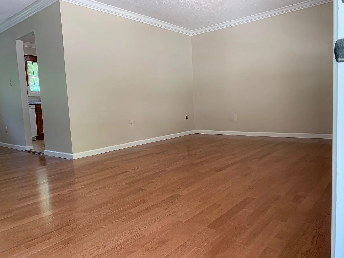 Available now -- 3 Bedroom 1.5 Bath DUPLEX in Maryville City — Photo 3