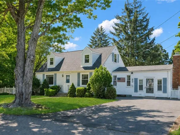 216 Riverside Ave, Warwick, RI 02889