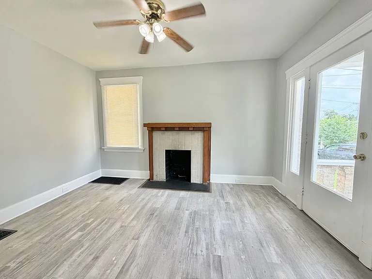 1227 Ross Ave. — Photo 2