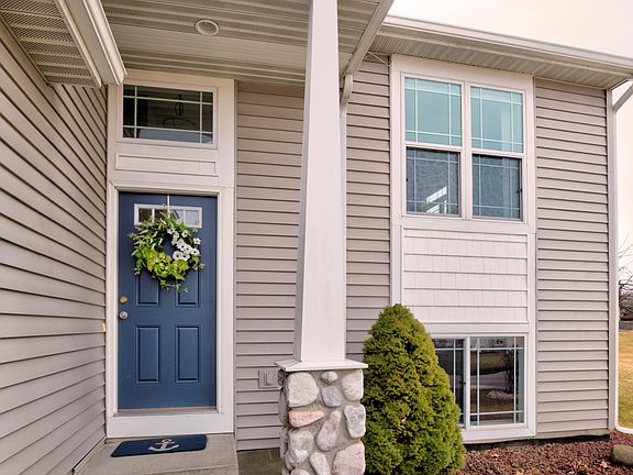 3rd image of 268 Sterling Dr