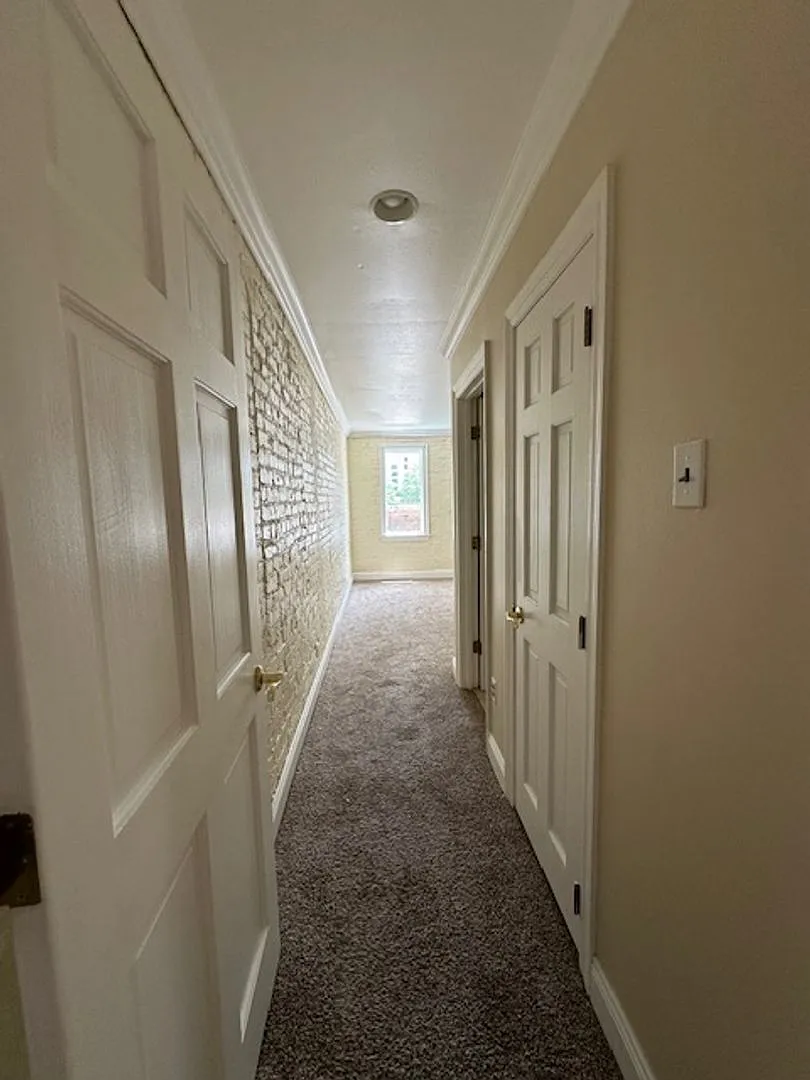 1BR 1BA 3rd Street Downtown — Photo 2