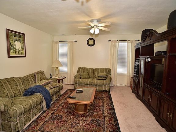 5th image of 804 Speedway Woods Dr