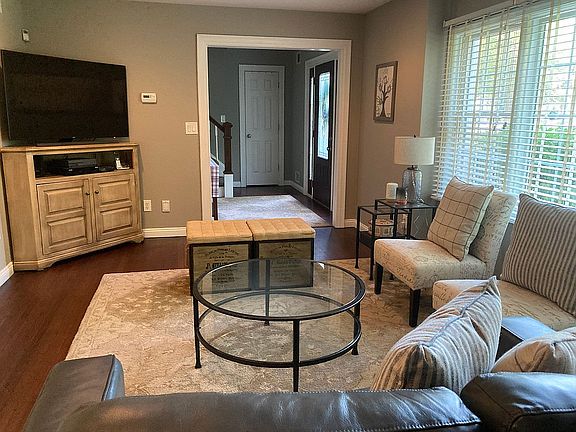 4th image of 4 Garden Ct