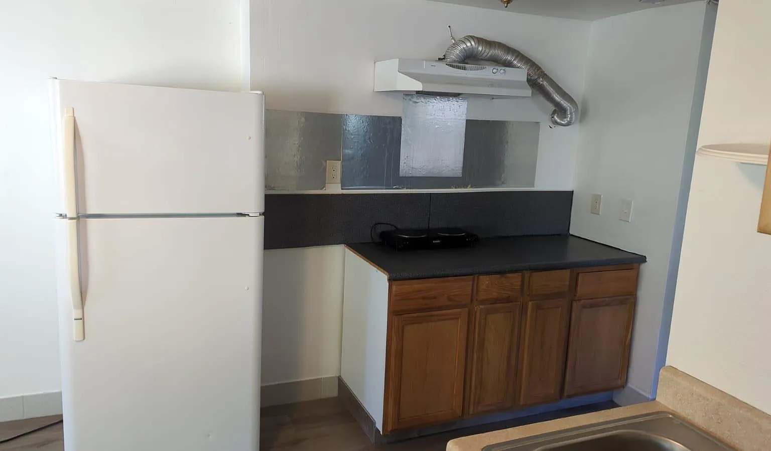 1 bed, 650 sqft, $1,350 — Photo 3