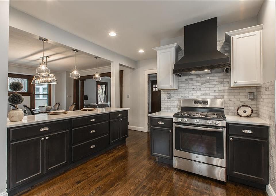 1st image of 442 W 62nd St