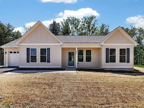88 Upland Ct, Stuarts Draft, VA 24476