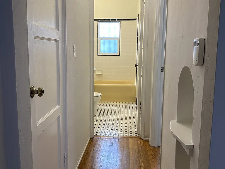 650 S Cloverdale Ave #1 — Photo 9