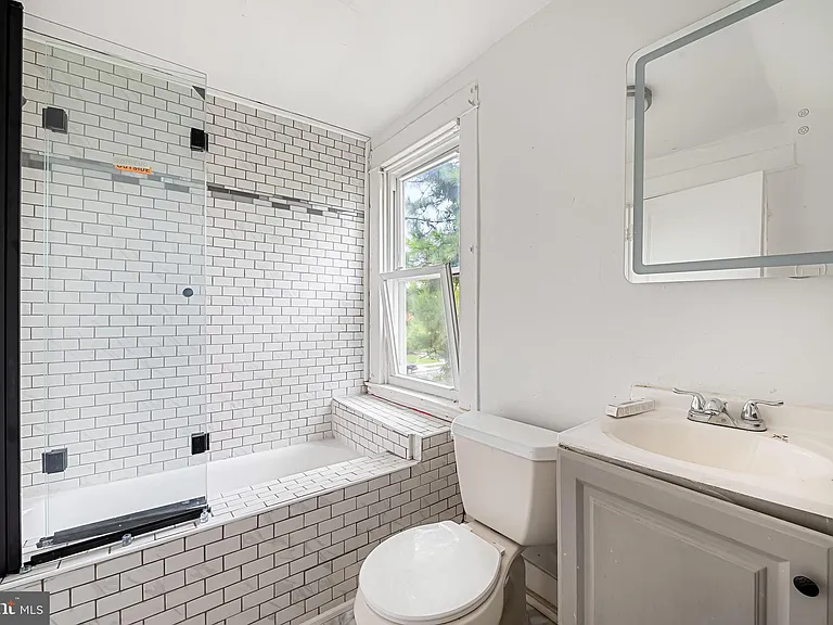3727 Milford Ave — Photo 14
