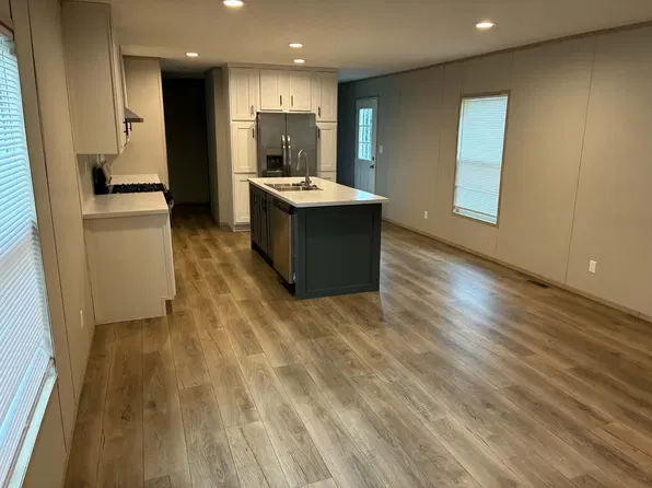 55 York Mobile Plz #55, York, NE 68467