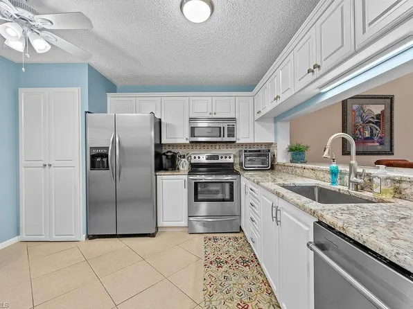 3685 Amberly CIR #D303, NAPLES, FL 34112