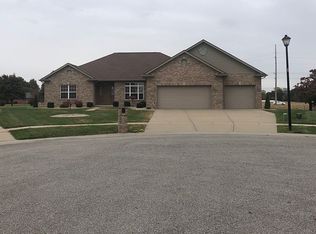 1300 Logan Square Ct, O Fallon, IL 62269