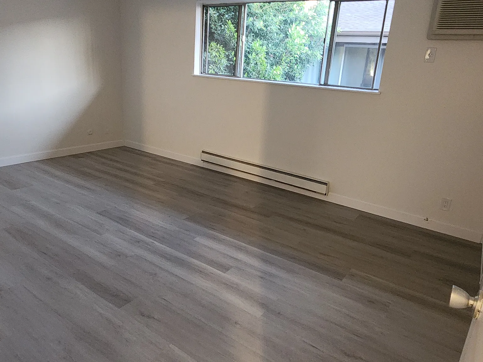 2 bed, 1.5 bath, 1100 sqft, $3,300 — Photo 4