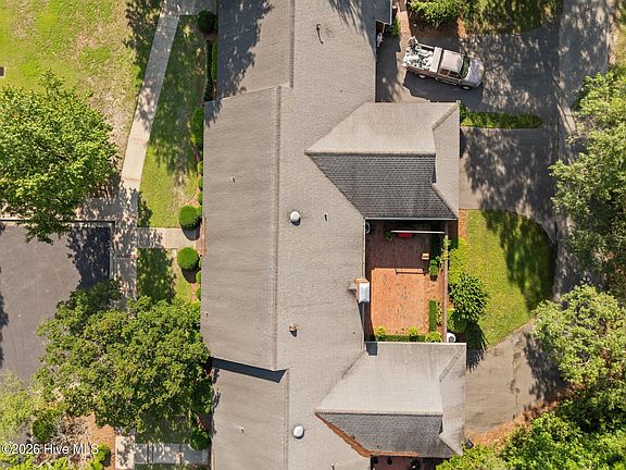5th image of 809 Greenbriar Road