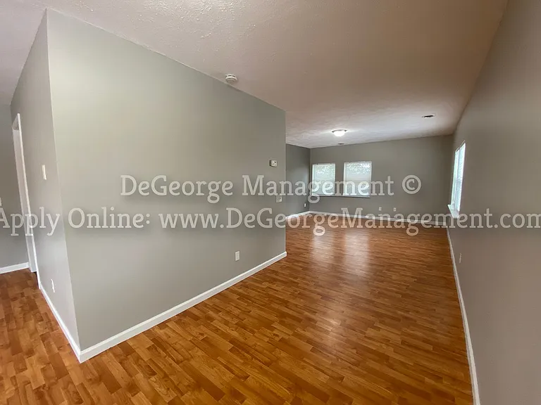 Burdick Estates Apartments — Photo 10