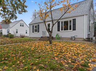 82 Sunny Cove Dr, Warwick, RI 02889