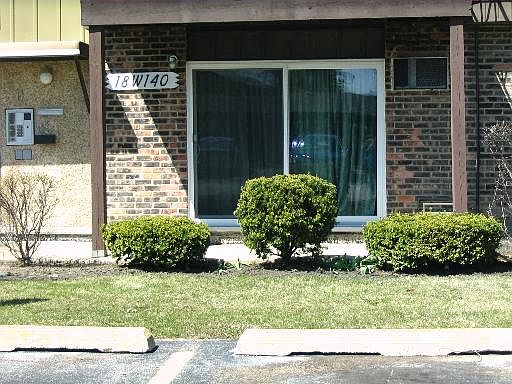 1st image of 18W140 Suffield Ct APT 107G