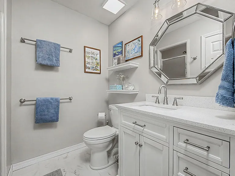 1626 Oakmont Cir — Photo 40