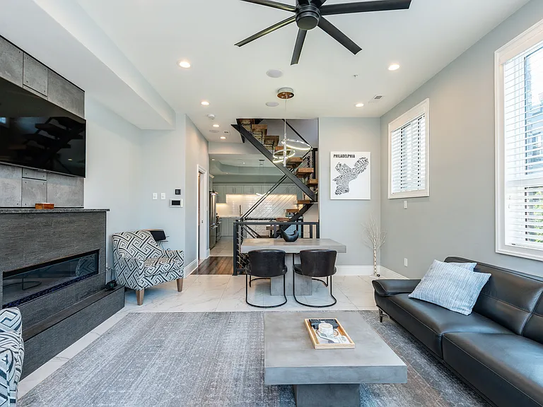 1526 S 10th St — Photo 13