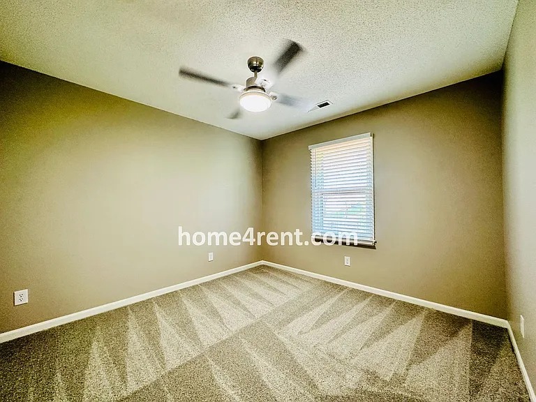 902 Sherman Pkwy — Photo 48
