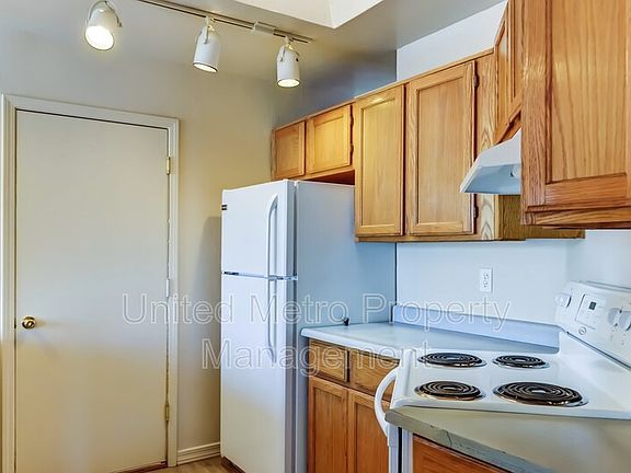 4th image of 8400 E Lakeshore Dr APT A