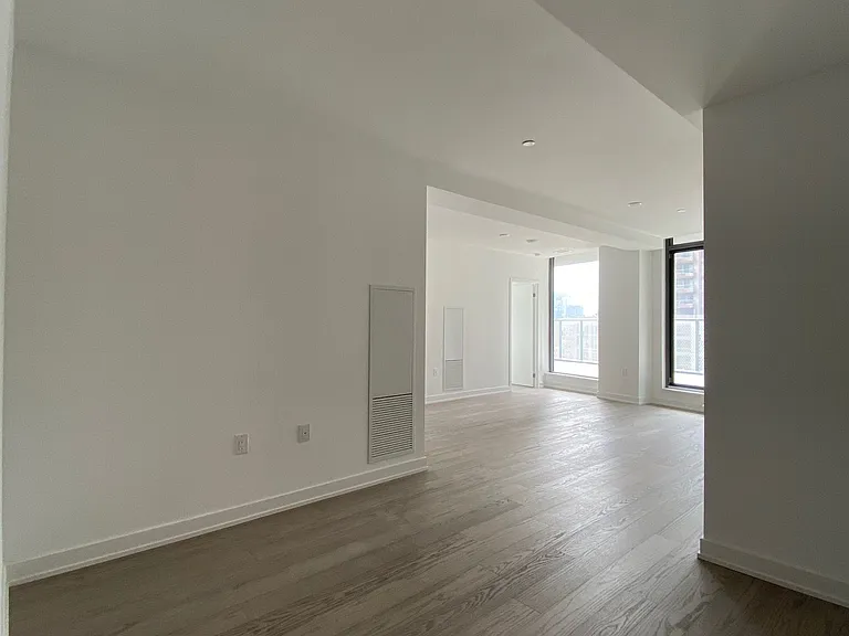 11 Wellesley St W #607 — Photo 3