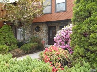 12 E Brookside Hts, Wanaque, NJ 07465