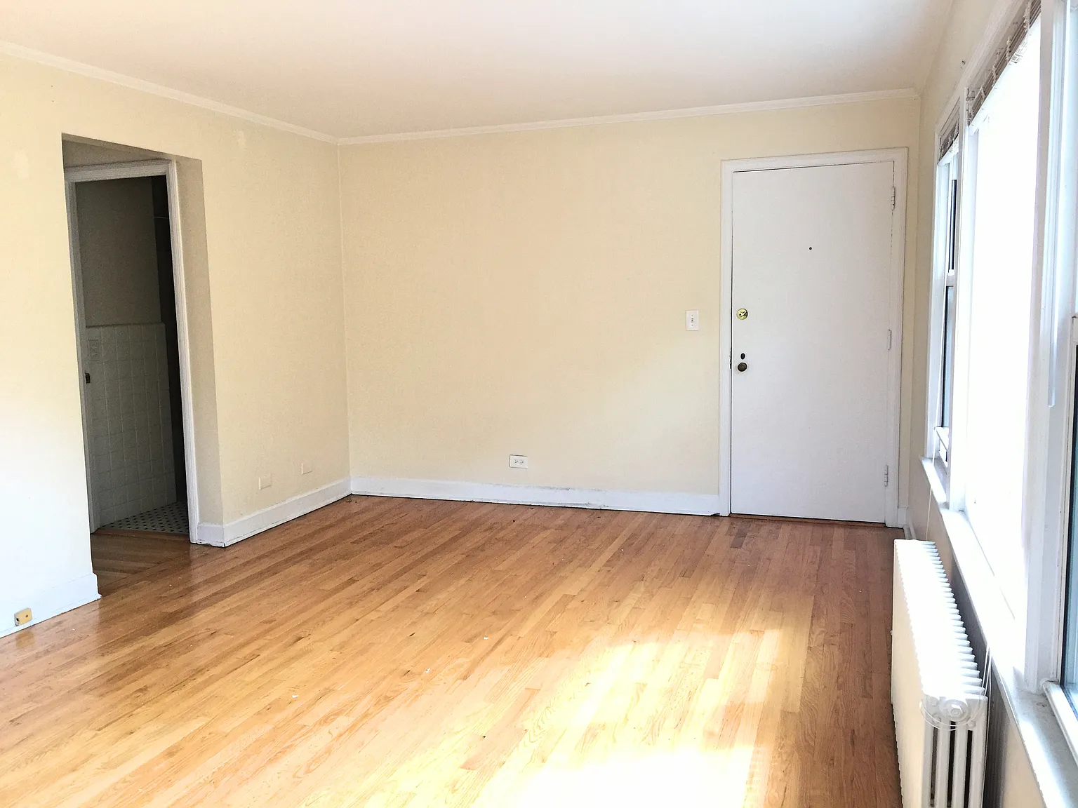 First Floor 1 Bedroom in Superb Evanston Location! — Photo 2