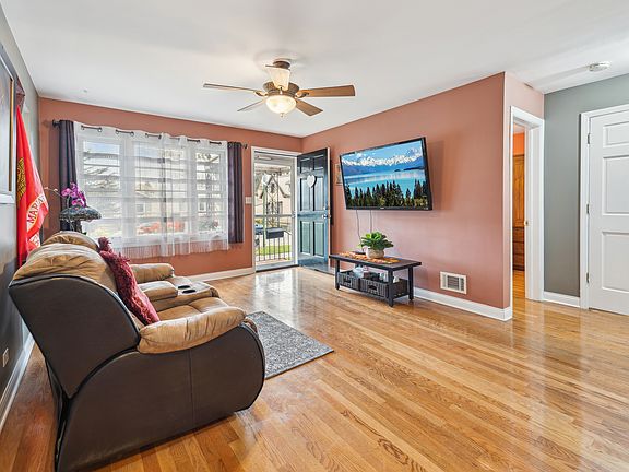 4th image of 5034 N Oak Park Ave