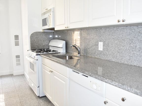 5th image of 482 Fort Washington Ave APT 4D