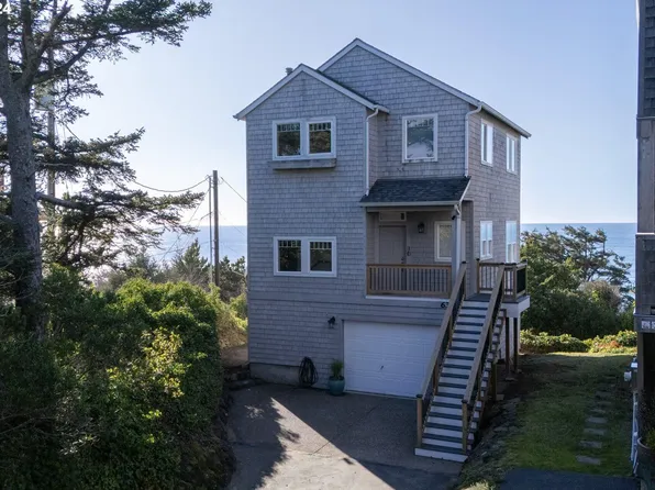 637 SW 37th Pl, Lincoln City, OR 97367