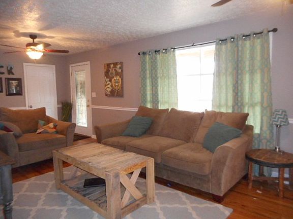 4th image of 827 Shamrock Dr